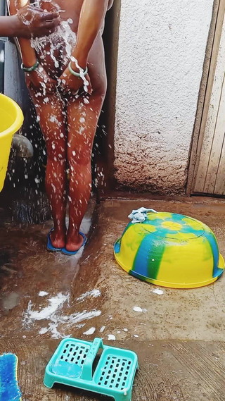 Bathing My Pregnant GF Outdoor, Dirty Environment Vibes