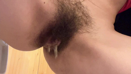 Hana Teen Japanese Go to Bathroom Then Flash Out Water