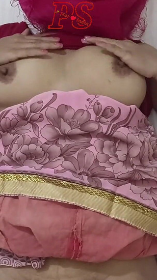 Indian Hot Desi Bhabhi Alone at Home Must Masturbate Watching Him