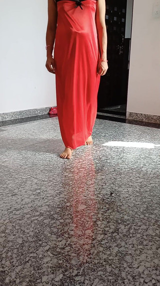 Indian Girl Modeling Sexy Desi