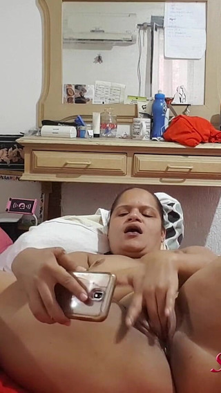 Paty Bumbum Masturbating and Cumming on Video Call