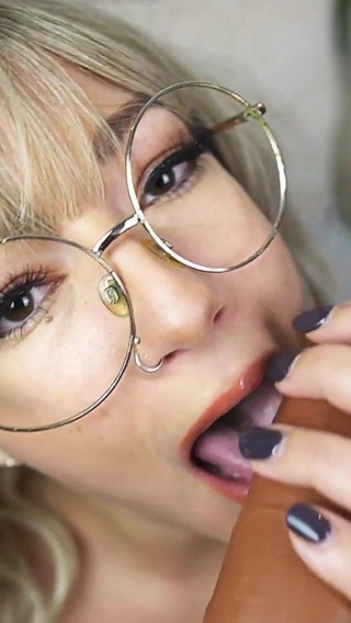 Teacher Gives Exchange Student a 1-on-1 Reproduction Lesson