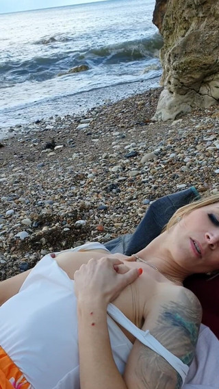 I'm on the Beach Feeling Horny, Feeling My Pussy