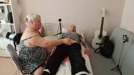 A Neighbor Came to Give a Blowjob to Swallow a Portion of Sperm