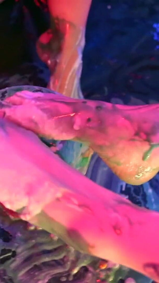 Messy Feet in Cotton Candy & Cream