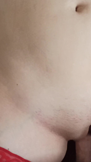 Milf allowed her wet pussy to be fucked missionary