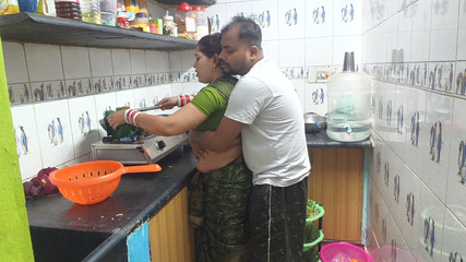 Bihari Hot Saree Wali Bhabhi Fucking with Her Devar in Kitchen Room