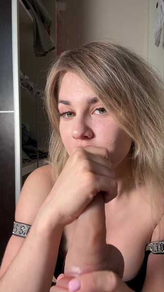 She Knows How to Make Your Flight Enjoyable