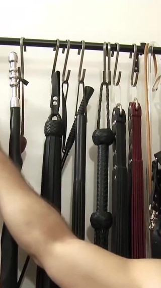 Bound hottie pleasured with hitachi wand