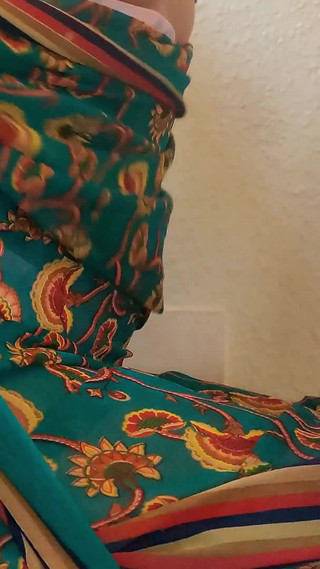 Unsatisfied Girl Has an Affair and Fucked Hard with Neighbour on Kitchen Platform