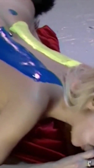 The blonde Fanny Bravo screams and enjoys two cocks