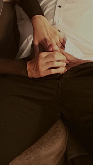 Er Konnte Nicht Mehr Widerstehen, Sanfter Und Romantischer Handjob