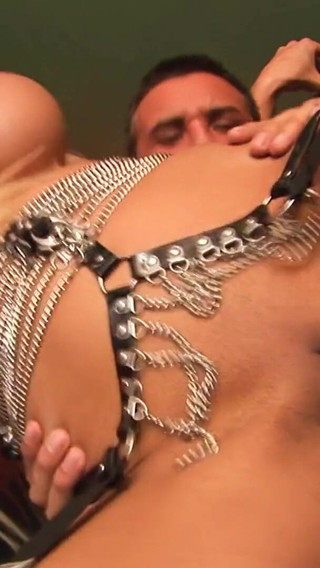 Macbeth masterminds cunning plot with help of couple stunning girls against prince Malcoms, senior heritor of king Duncan