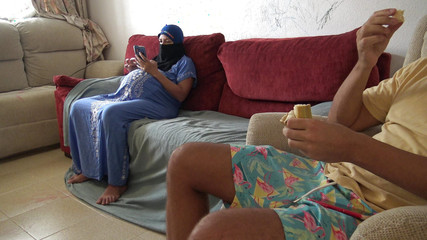 Muslim Stepmom Is Shocked! I Take Out My Huge Cock for Surprise Cumshot!