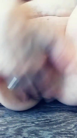 Jessi Rubbing Her Used up Cunt