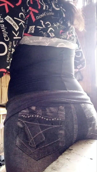 Horny Latina!! I Leave the Gym Directly to Look for Something to Penetrate My Tight Ass