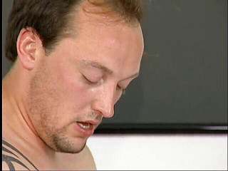 Chubby mature lady gets her pussy drilled on the bed