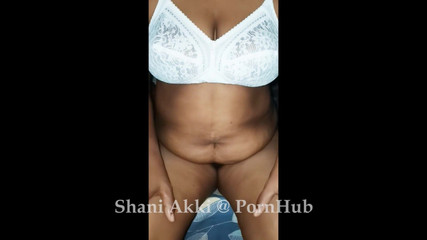 Sri Lankan MILF Shows Her Nude Body to Her Lover