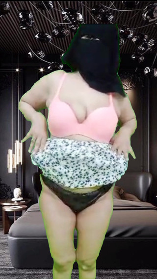 Stepmommy's Huge Mature MILF Tits Ass