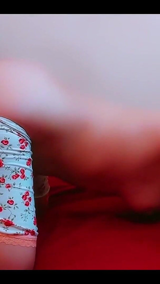 Arab Hot Body From the Night Club Goes Home with a Man She Meets to Fuck Her and Let Him Cum Inside Her