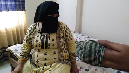 Hot Stepmom Fucking Her Stepdaughter in Bed (she Woke in Oops and Fucked) Therapy