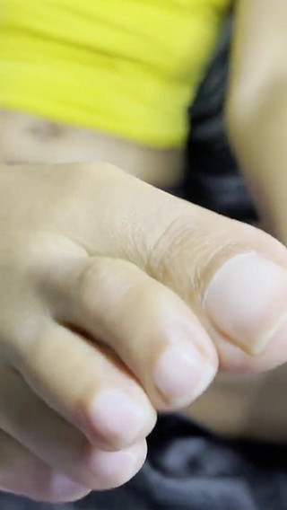 Step-mommmy Wants Her Toes Suck