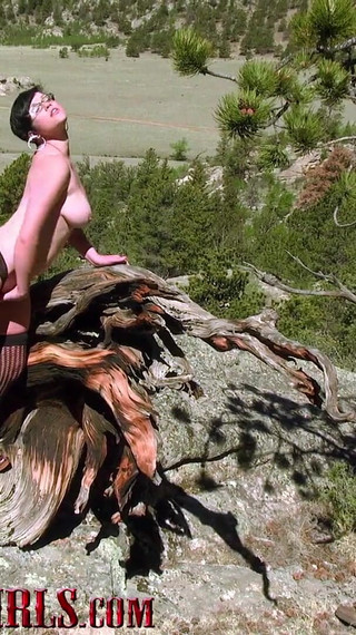 Veronica Wild's Mountain Photo Shoot