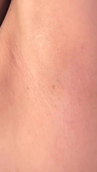 Amateur Natsumi Sniffs Her Dripping Armpit. Then She Licks Under Her Arm