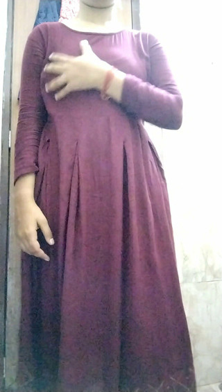 Newly Married Young Bhabhi Fingering in Bathroom