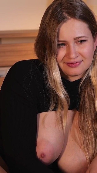 She Put Her Fingers in Her Ass