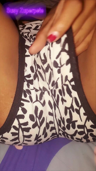 My Friend Susy Shows Me How She Masturbates and Today She Has a Very Hot Pussy and Ass