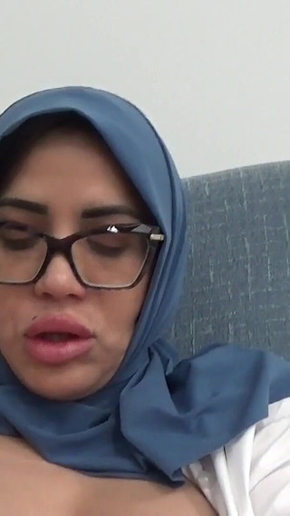 Weekend Porn with My Big Ass Arab Stepmom