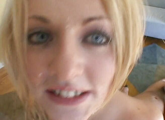 Slutty blonde gets hard muff explosion