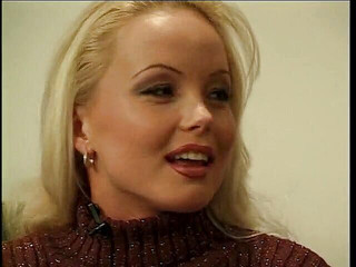 Blondy hotty with a body fucks in backyard