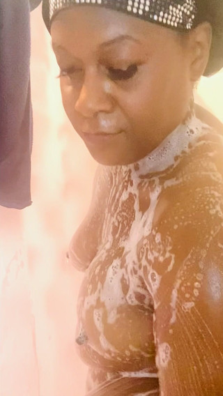 Come Take a Shower with Peachy