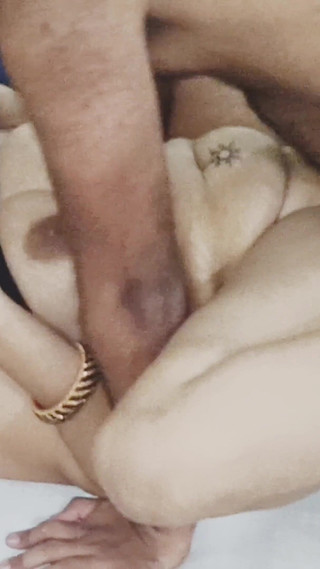 Neighbor Boy Fucked Bhabhi in Hotel