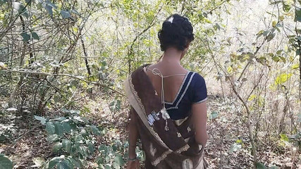 A Girl Was Hard with Her Step Brother in Jungle After Blowjob, an Asian Teen Girls Hard-co Fucking with Her Boyfriend in Jungle