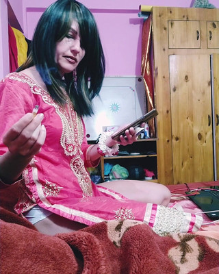 Hot MILF Gets Smoke Before Sucking Cock