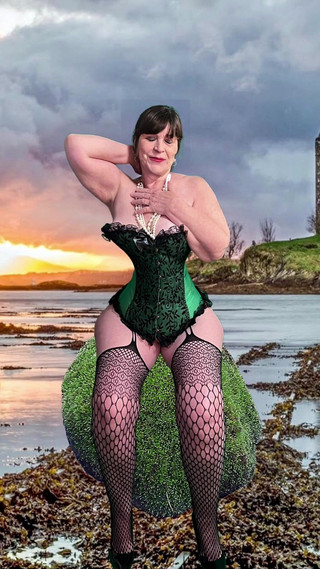 Granny Highlander: Vibrator Fucking, Cocksucking Eternal