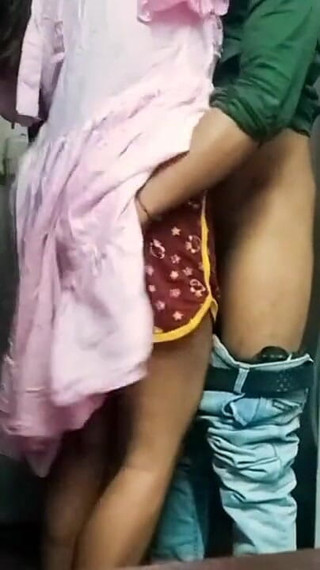 Desi Teacher and Young Girl Student Ki Viral Video