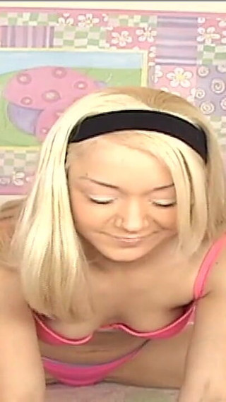 Watch My Pussy in Close up and Chat with Me Live!