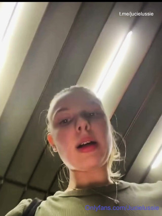 Squirting and Masturbating at the Gym