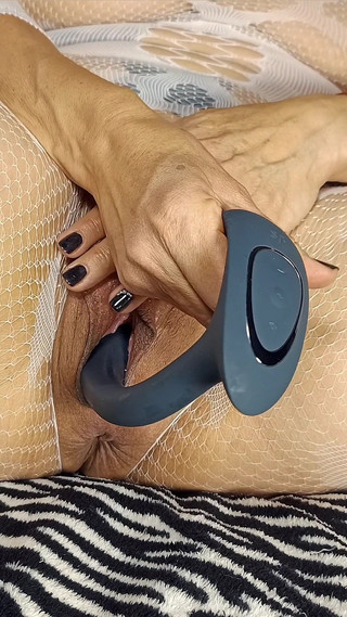 Spectacular Ku in Bed with Her Orgasm Toys, Squirting, Fisting and Her 30 Cm Dildo.