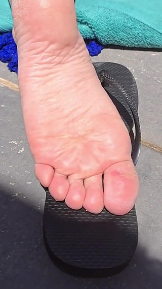 Subathing Naked (barefoot)