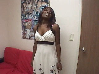 Sexy ass ebony amateur chick cock sucking and fucking in bed