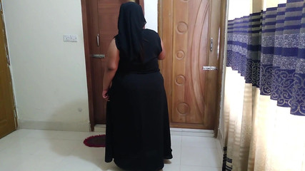 Big Ass & Huge Boobs Saudi Maid Fucked by Owner 18yo Son When She Cleaning Room